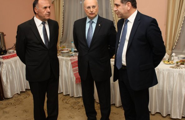 В штаб-квартире СНГ в Минске открылась фотовыставка ко Дню народного единства России