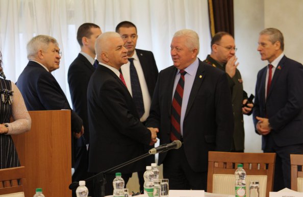 Азербайджан является активным участником многостороннего сотрудничества на пространстве СНГ, вносит весомый вклад в реализацию значимых документов – В.Гуминский