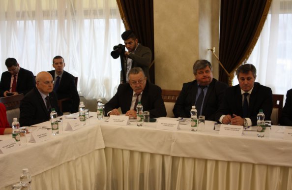 Азербайджан является активным участником многостороннего сотрудничества на пространстве СНГ, вносит весомый вклад в реализацию значимых документов – В.Гуминский