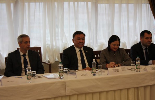 Азербайджан является активным участником многостороннего сотрудничества на пространстве СНГ, вносит весомый вклад в реализацию значимых документов – В.Гуминский