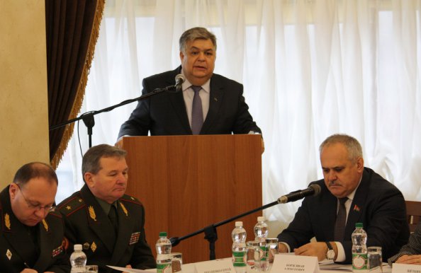 Азербайджан является активным участником многостороннего сотрудничества на пространстве СНГ, вносит весомый вклад в реализацию значимых документов – В.Гуминский