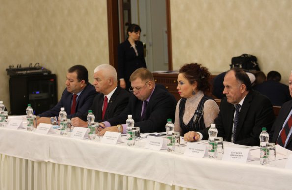 Азербайджан является активным участником многостороннего сотрудничества на пространстве СНГ, вносит весомый вклад в реализацию значимых документов – В.Гуминский