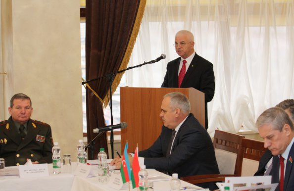 Азербайджан является активным участником многостороннего сотрудничества на пространстве СНГ, вносит весомый вклад в реализацию значимых документов – В.Гуминский