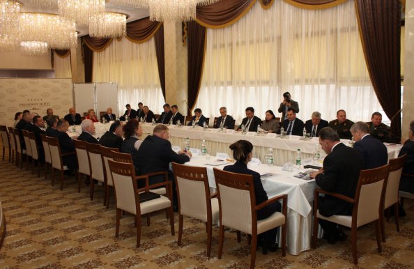 Азербайджан является активным участником многостороннего сотрудничества на пространстве СНГ, вносит весомый вклад в реализацию значимых документов – В.Гуминский