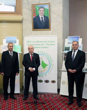 В Исполкоме СНГ открылась выставка, посвященная председательству Туркменистана в СНГ в 2019 году