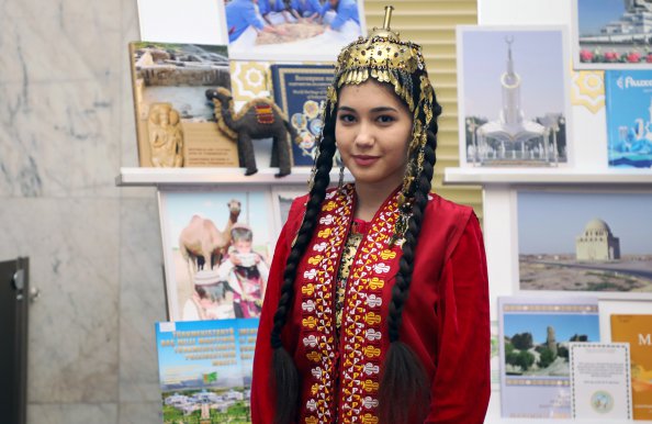 В Исполкоме СНГ открылась выставка, посвященная председательству Туркменистана в СНГ в 2019 году