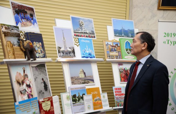 В Исполкоме СНГ открылась выставка, посвященная председательству Туркменистана в СНГ в 2019 году