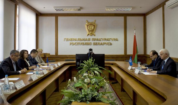 Руководитель Штаба Миссии наблюдателей от СНГ  В.Гуминский встретился с заместителем Генпрокурора Беларуси А.Лашиным