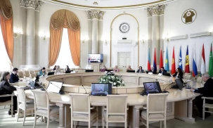 В штаб-квартире СНГ прошел круглый стол по вопросам охраны труда женщин