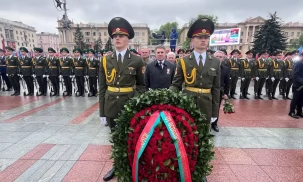 Постпреды государств Содружества и представители Исполкома СНГ приняли участие в церемонии возложения венков и цветов к монументу Победы в Минске