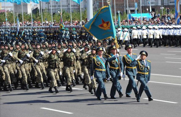В Казахстане состоялся самый масштабный в истории страны военный парад в честь юбилея Победы и Дня защитника Отечества