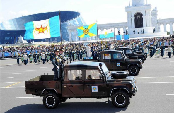 В Казахстане состоялся самый масштабный в истории страны военный парад в честь юбилея Победы и Дня защитника Отечества