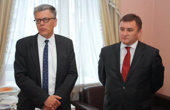 В штаб-квартире СНГ в Минске открылась фотовыставка, посвященная Дню Победы