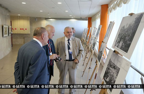 В рамках Х Белорусского международного медиафорума открылась фотовыставка "Этапы Великой Победы"