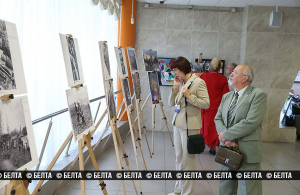 В рамках Х Белорусского международного медиафорума открылась фотовыставка "Этапы Великой Победы"