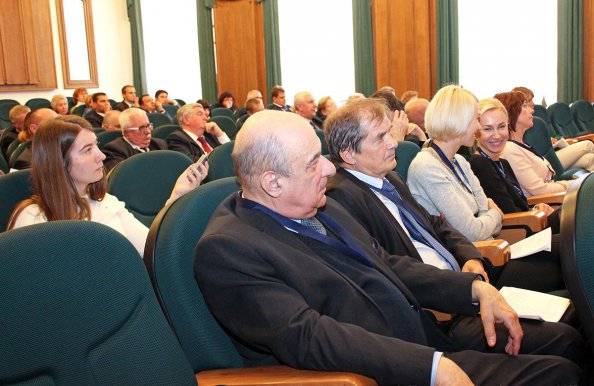 Фоторепортаж работы секции «Взаимодействие государств – участников СНГ в сфере культуры, туризма, спорта и молодежной политики» на конференции, посвященной 25-летию СНГ