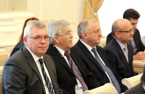 Фоторепортаж второго дня работы Международной научно-практической конференции «25 лет Содружеству Независимых Государств: итоги, перспективы»