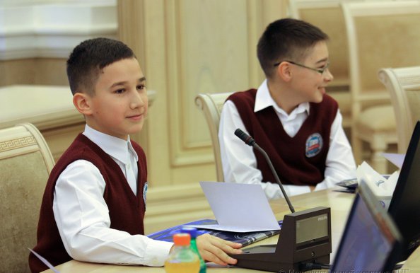 Минским школьникам, создавшим видеоролик, посвященный 25-летию СНГ, вручена Благодарность Председателя Исполкома СНГ