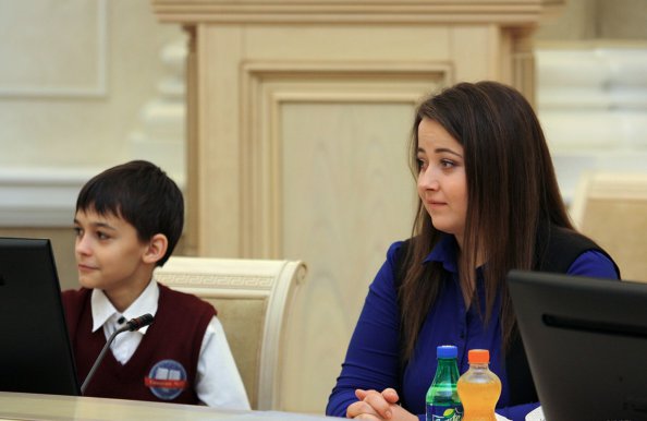 Минским школьникам, создавшим видеоролик, посвященный 25-летию СНГ, вручена Благодарность Председателя Исполкома СНГ