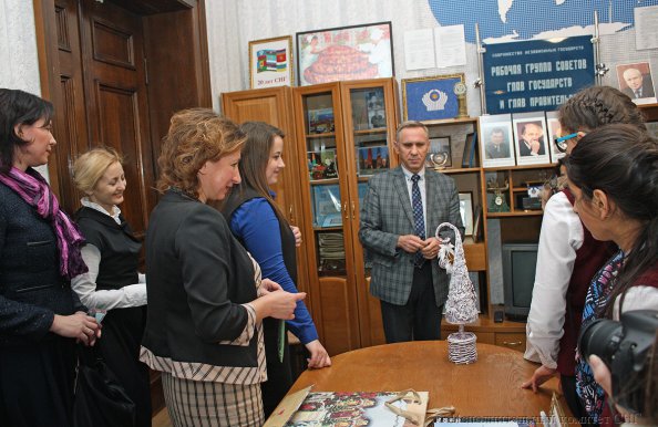 Минским школьникам, создавшим видеоролик, посвященный 25-летию СНГ, вручена Благодарность Председателя Исполкома СНГ