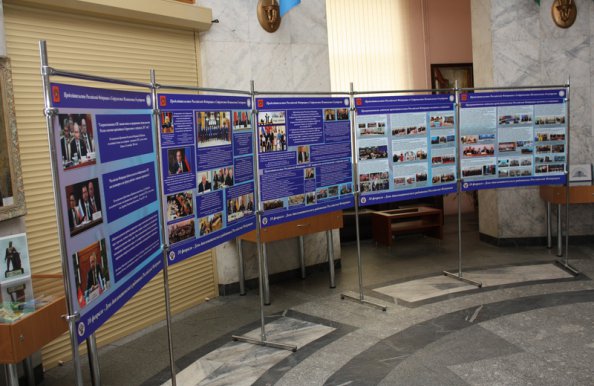В штаб-квартире СНГ в Минске развернута фотовыставка, посвященная Дню дипломатического работника Российской Федерации